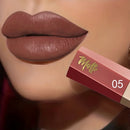 Batom Líquido Matte Luxo Velvet – Alta Fixação, À Prova d’Água e Acabamento Suave e Confortável