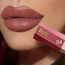 Batom Líquido Matte Luxo Velvet – Alta Fixação, À Prova d’Água e Acabamento Suave e Confortável